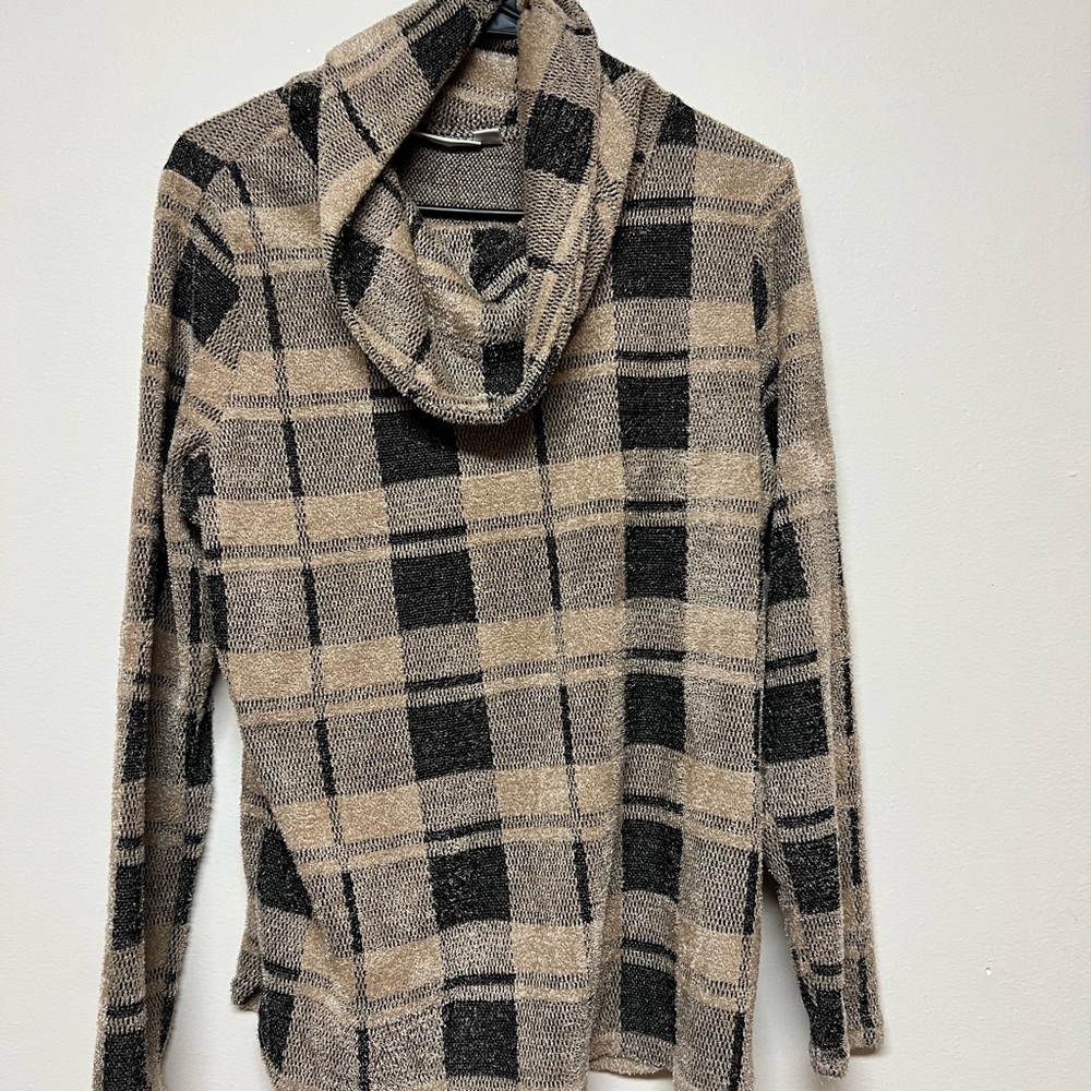 Medium cowl neck sweater